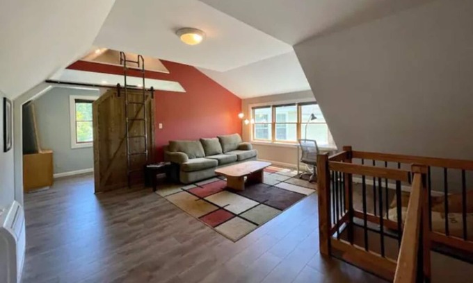 Rumney House | Quaint & Quiet - Sauna|Hike|Climb