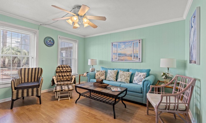 Crescent Beach House | Quaint & Quiet Townhouse, 0.3 miles from beach + Free Attraction Tickets!