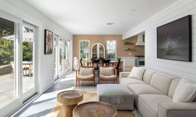 Jamestown Shores House | Quaint Renovated 3BR Getaway