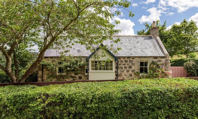 Huntly Cottage | Quaint Scottish Estate Cottage with Valley View and Hot Tub