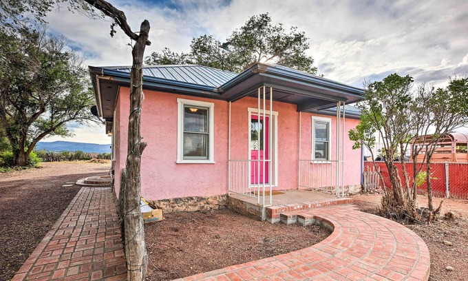 Springerville House | Quaint Springerville Home: Hike, Ski & Hunt!