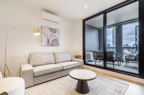South Melbourne Apartment | Quaint Stylish Hideout in Trendy South Melbourne