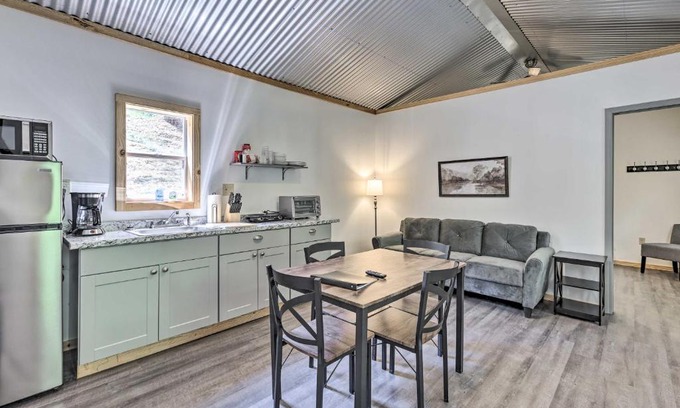 East Tallassee House | Quaint Tallassee Cabin Stone Creek On-Site!