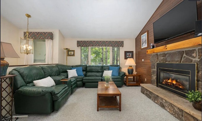 Winter Park House | Quaint townhome in downtown Winter Park, Ski and Bikers Paradise, Walk to Town