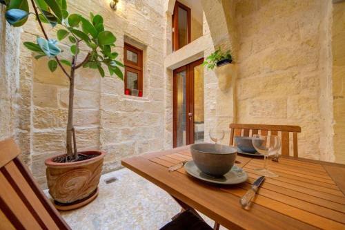 Cospicua Apartment | Quaint TownHouse in Cospicua