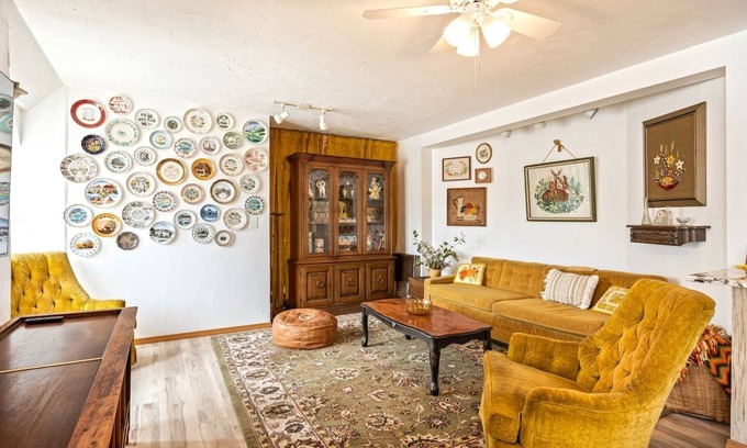 Cashmere Apartment | Quaint walkable to Cider House & Coffee Shop