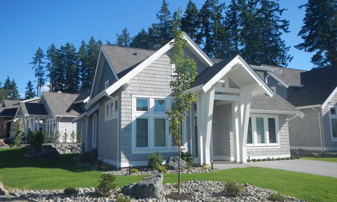 Regional District of Nanaimo House | Qualicum Family Beach House & Oceanfront Gated Resort.