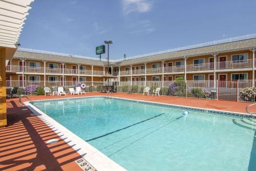 Roseburg Hotel | Quality Inn Central Roseburg