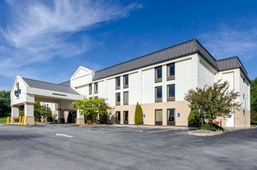 Danville Hotel | Quality Inn Danville - University Area