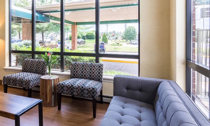 Lakeview Hotel | Quality Inn Manassas