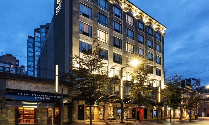 Downtown Vancouver Hotel | Quality Inn & Suites