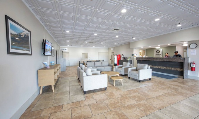Whitehorse Hotel | Quality Inn & Suites