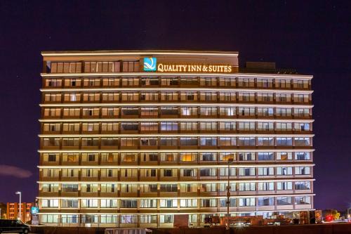 Queensgate Hotel | Quality Inn & Suites Cincinnati Downtown Area