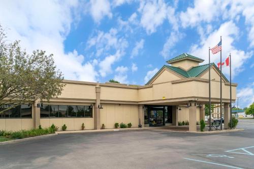 Monroe Hotel | Quality Inn & Suites Monroe