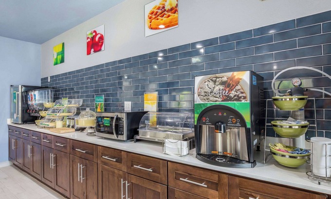 Suffolk Hotel | Quality Inn & Suites Suffolk West