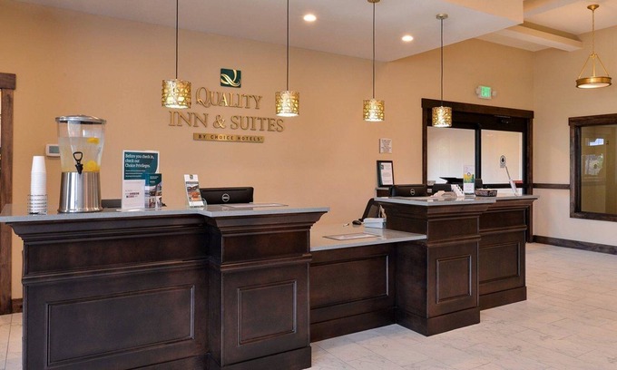 South End Hotel | Quality Inn & Suites Tacoma - Seattle