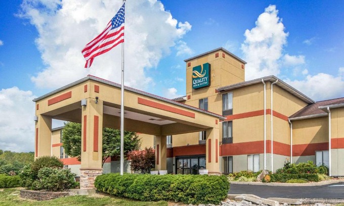 Greendale Hotel | Quality Inn & Suites