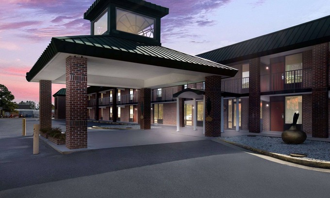 Vidalia Hotel | Quality Inn & Suites Vidalia