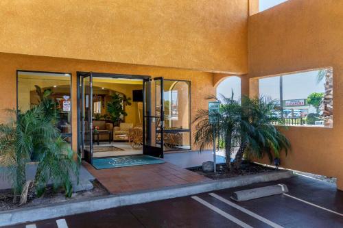 Westminster Hotel | Quality Inn & Suites Westminster Seal Beach