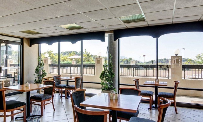Troutville Hotel | Quality Inn Troutville - Roanoke North