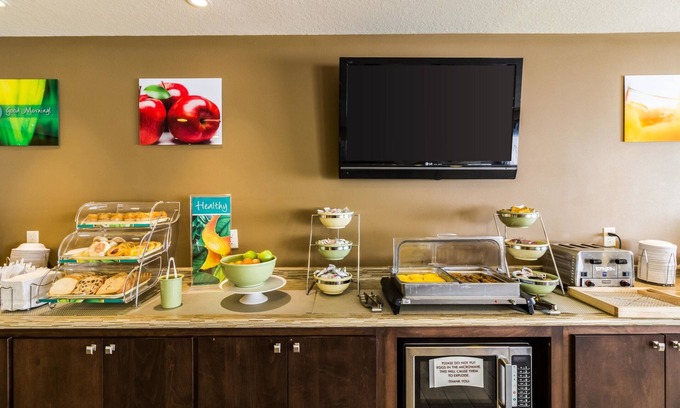 Grand Forks Hotel | Quality Inn