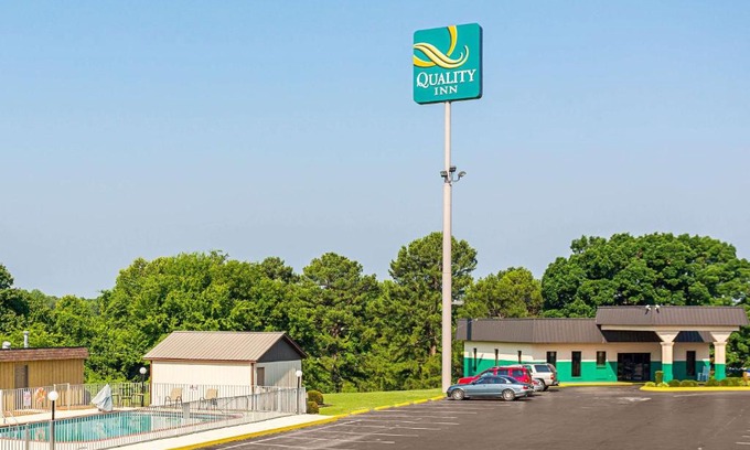 Hurricane Mills Hotel | Quality Inn
