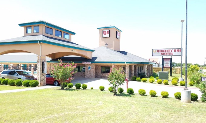 Weatherford Hotel | Quality One Motel