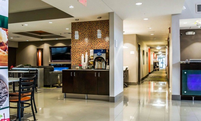 Biggar Hotel | Quality Suites Fort Myers I-75