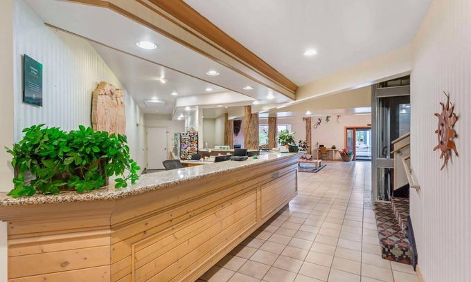 Moab Hotel | Quality Suites Moab Near Arches National Park