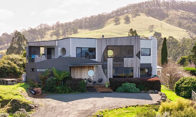 Dover House | Quarry Hill Lookout