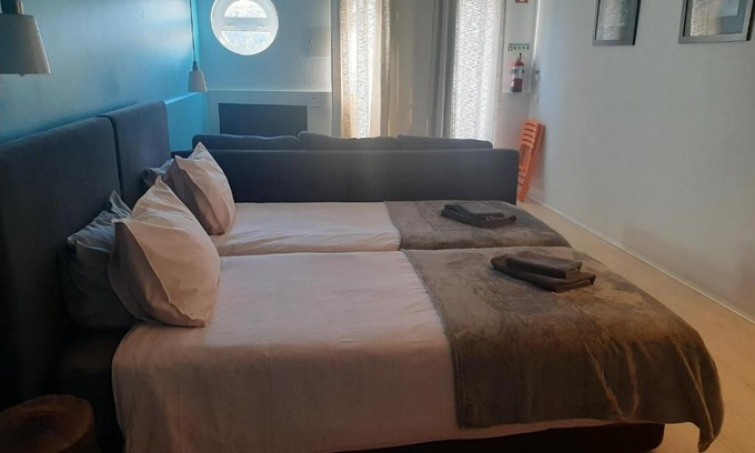 Baiona House | Quartos do Seixe - Azul