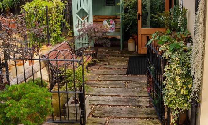 Thetford Apartment | Quavers Rest - a tranquil spot in a quintessentially English Village & hot tub !