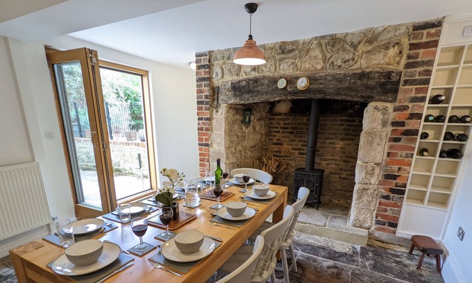 Newport House | Quay Town House - a house that sleeps 10 guests in 5 bedrooms
