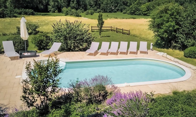 Leobard Villa | Queduchique