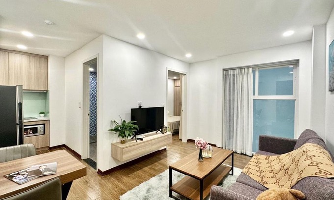 Truc Bach Apartment | Queen Apartment West Lake