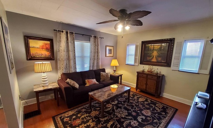 West Price Hill House | Queen Bed + Sleeper Sofa