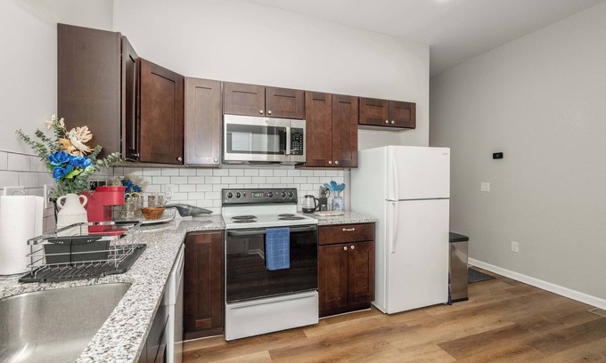 Avondale Apartment | Queen City Retreat 1 - Cozy Home for 6 Near Attractions & Restaurants