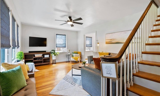 Staunton House | Queen City Twin of Staunton VA