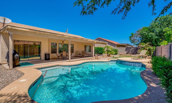 Castlegate House | Queen Creek Pool Home! Close to Marketplace!