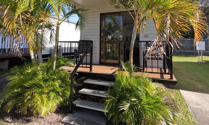 Alexandra Headland Cabin | Queen Ensuite Cabin 5 Berth - Queen Ensuite Cabin 5 Berth