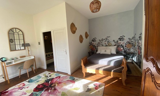 Entraygues-sur-Truyere House | Queen-Superior-Wet room-Park view