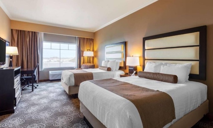 Miami Springs Apartment | Queen Suite Near Curtiss Mansion MIA