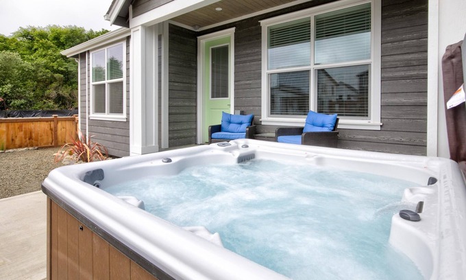 Ocean Shores House | Queen Tide Cottage - Oyhut Bay Seaside Village