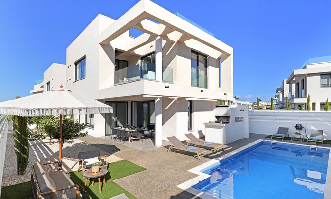 Pernera Villa | QUEEN VALENTINA LUXURY VILLA