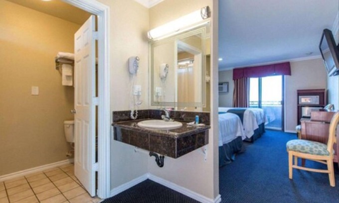 Eastside Hotel | Queencity Inn