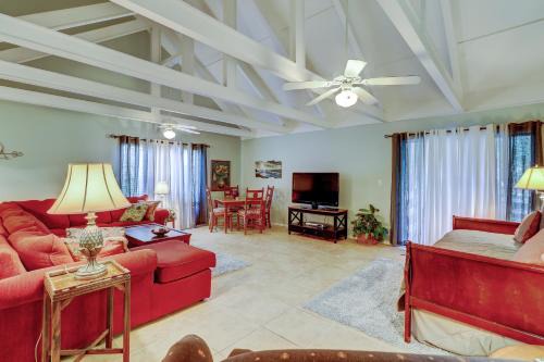 Palmetto Dunes Apartment | Queens Grant 565
