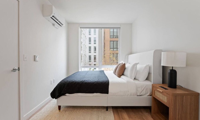 East Central Apartment | Queen’s Nest by ConventionCenter