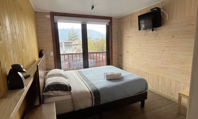 Hornopiren National Park Hotel | Quelen Austral