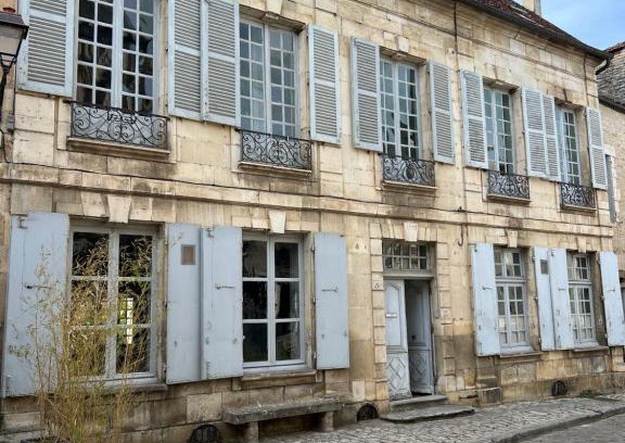 Noyers-sur-Serein House | QUELQUES JOURS À NOYERS SUR SEREIN