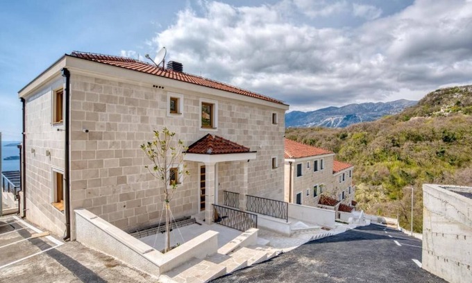 Sveti Stefan Apartment | Quercus Residences Apartments